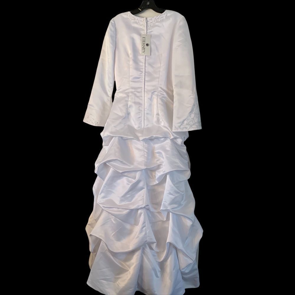 White/Ivory Elegant Wedding Gown Blend of Silk & Satin size 10 - Picture 12 of 14